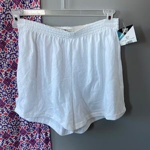 SOFFE white shorts (NEW WITH TAGS)